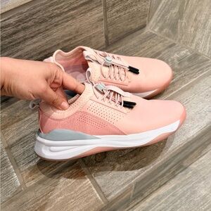 Clove Shoes Women’s Classic Pink Up Nursing Healthcare